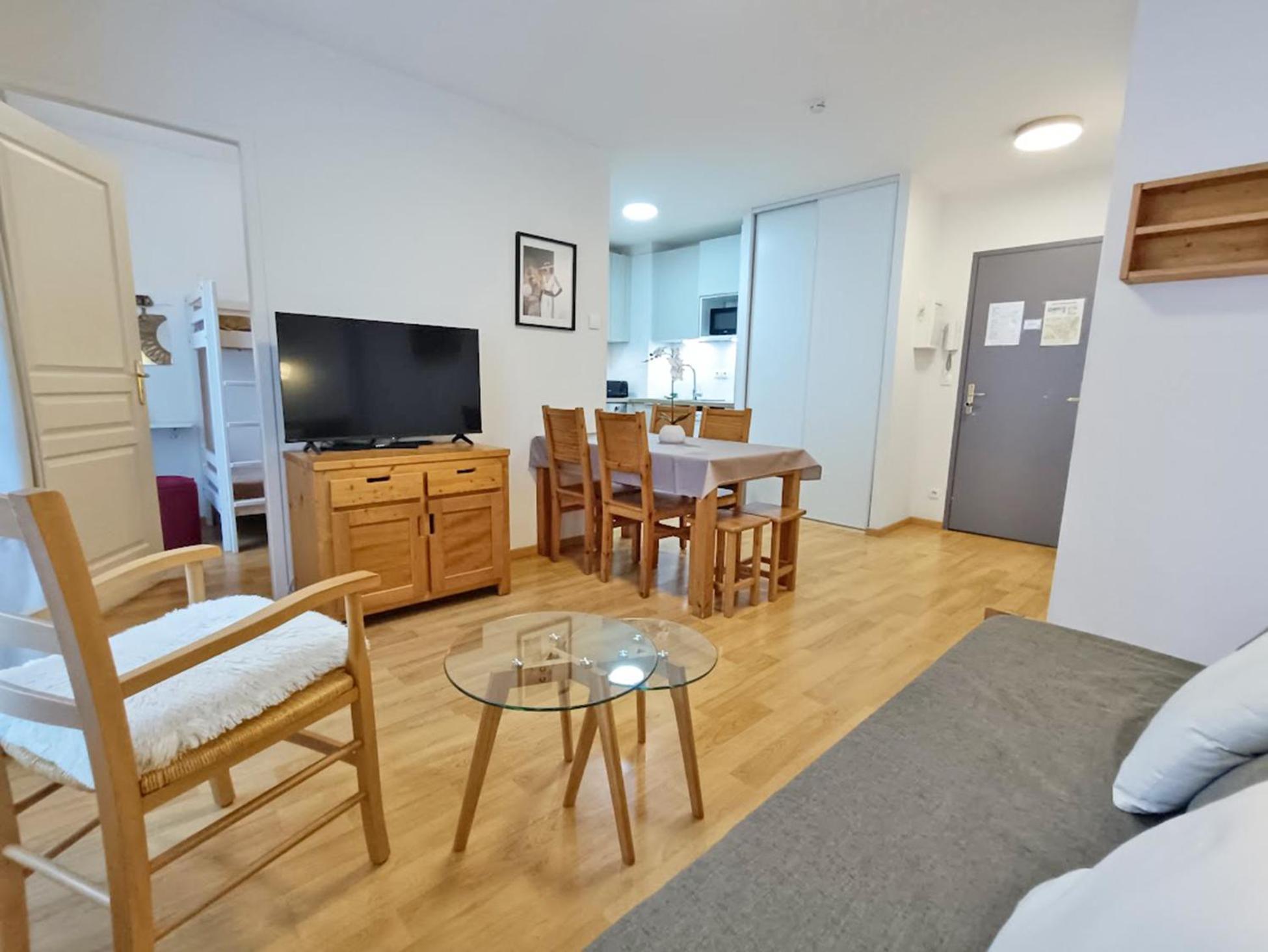 L'Eterlou, T3, Centre Luchon, Wifi, Casier A Skis, Ascenseur, 6 Personnes Bagnères-de-Luchon Exteriér fotografie