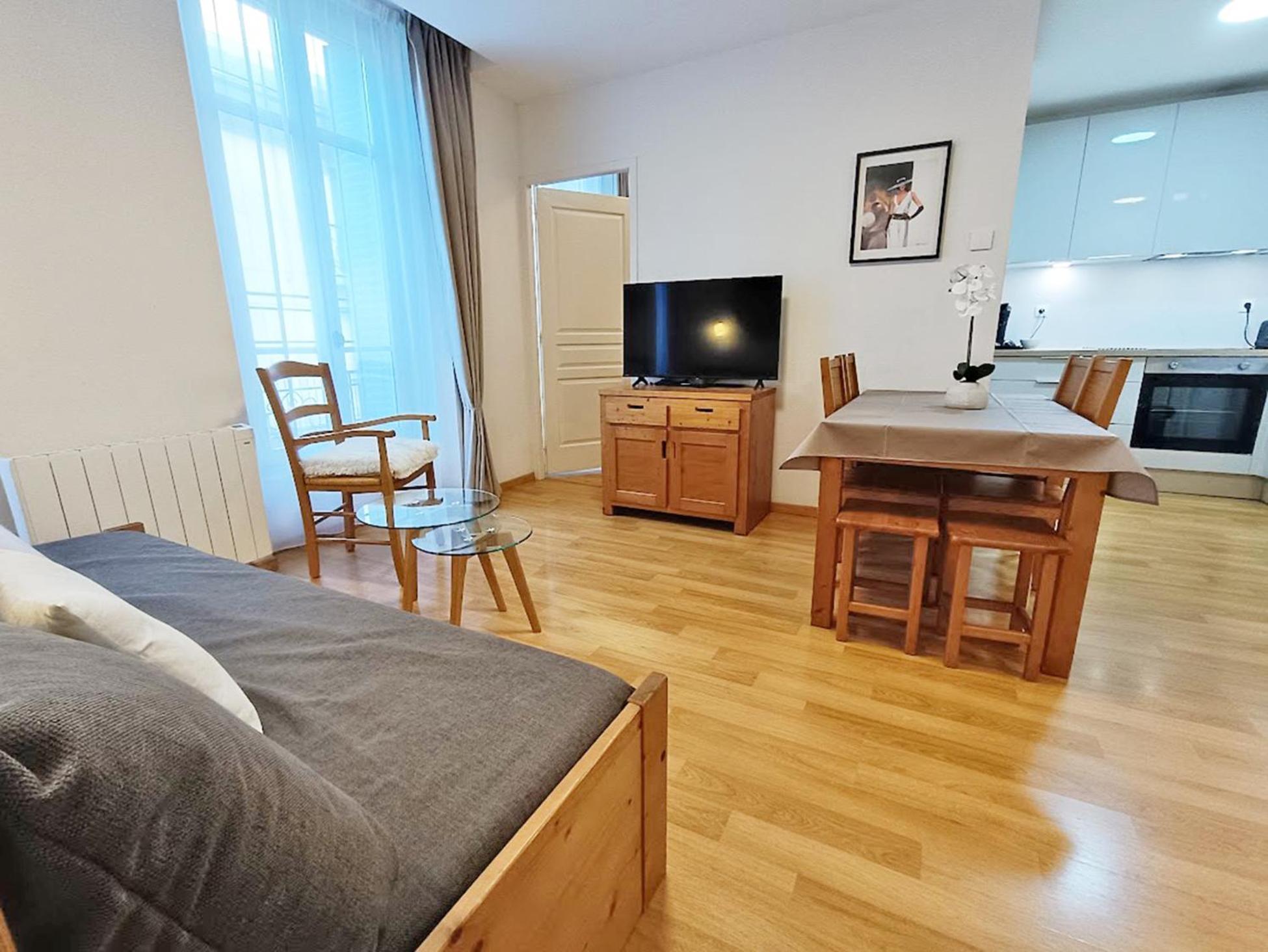 L'Eterlou, T3, Centre Luchon, Wifi, Casier A Skis, Ascenseur, 6 Personnes Bagnères-de-Luchon Exteriér fotografie