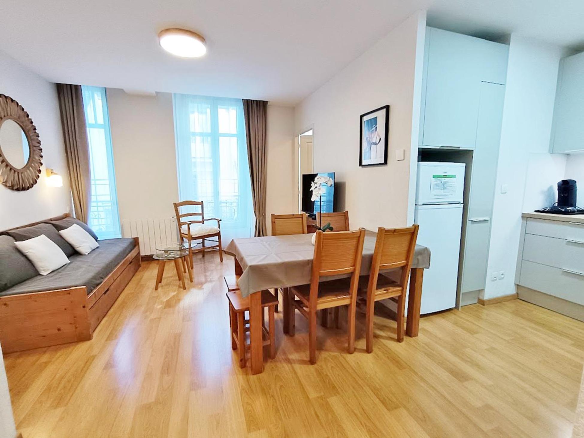 L'Eterlou, T3, Centre Luchon, Wifi, Casier A Skis, Ascenseur, 6 Personnes Bagnères-de-Luchon Exteriér fotografie